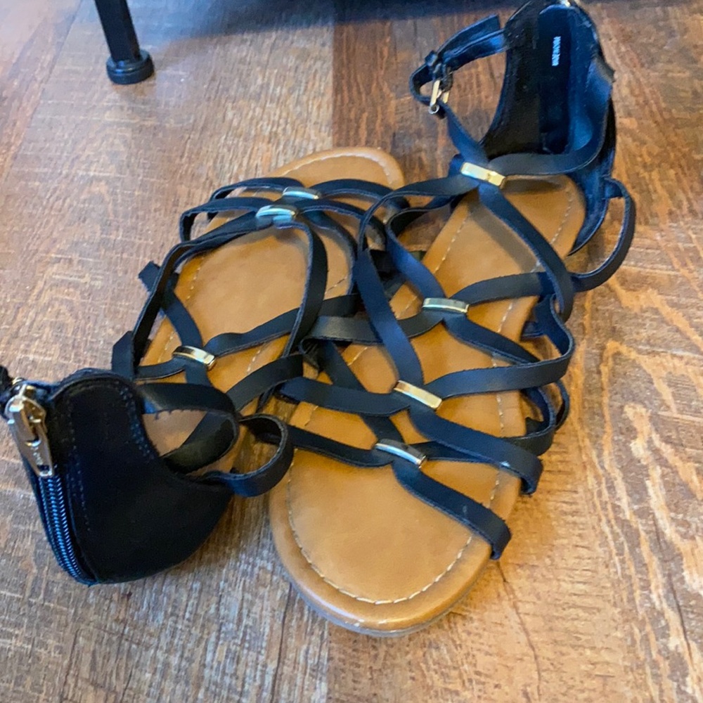 Black and Tan sandle